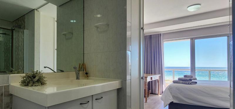 2 Bedroom Property for Sale in Dolphin Beach Western Cape